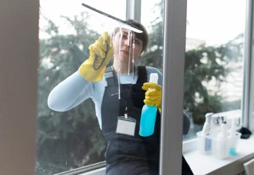 Nettoyage de vitres intérieures et extérieures au Bourg-d'Oisans